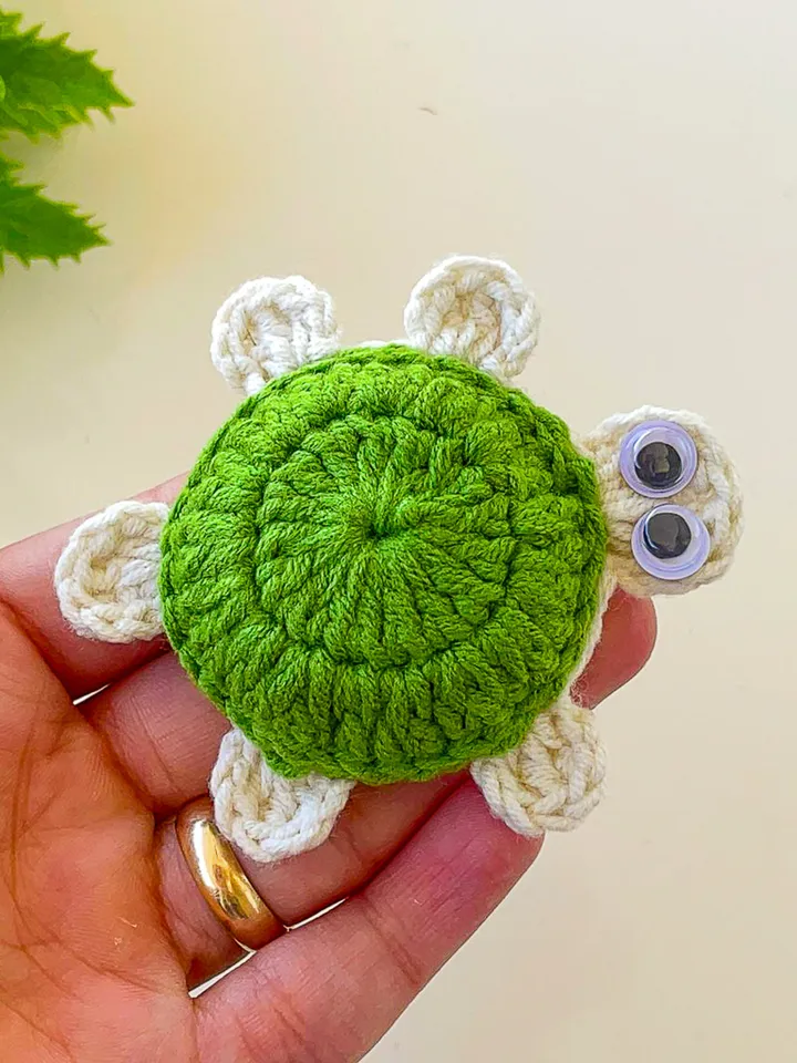 Crochet Turtle Keychain Pattern, Easy Crochet Keychain PDF Tutorial for Cute Handmade Turtle Bag Charm Gifts, Instant Download