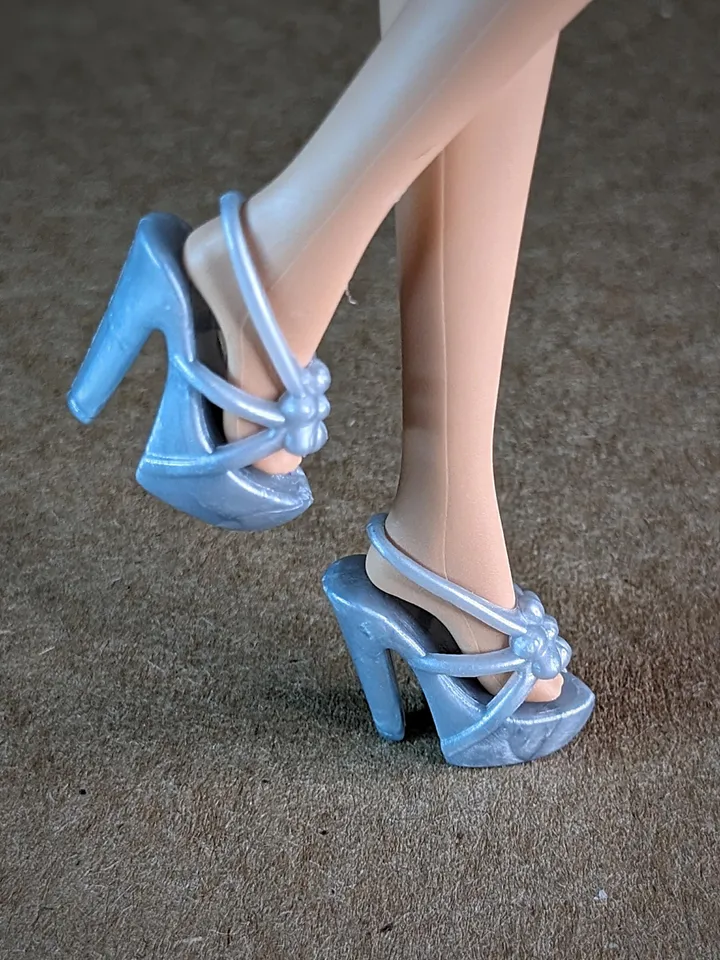 Silver heels sandals for 1/6 scale female dolls