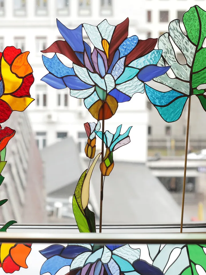 Cornflower on a Brass and Cast Stone Stand, Stained Glass Wildflower, Glass Cornflower Art, Tiffany Style Cornflower, Decorative Field Flower, Cornflower on a Stand, Handmade Glass Flower