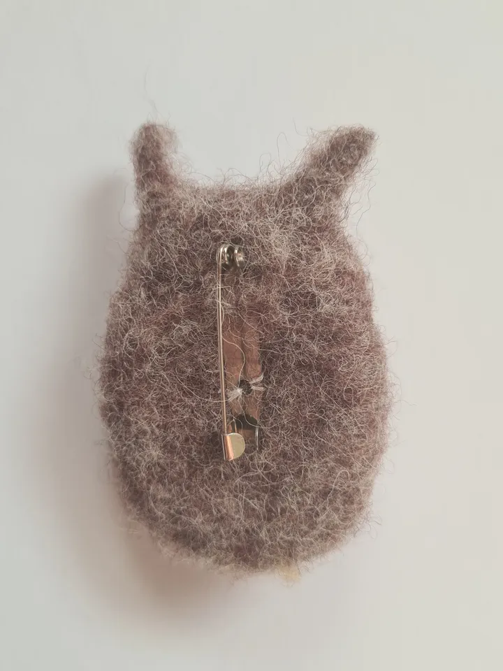 Owl felt brooch, handmade, felting, owl
