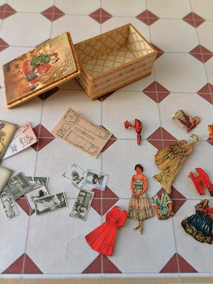 Boxes with paper dolls and accessories for dollhouse 1:12. Handmade.