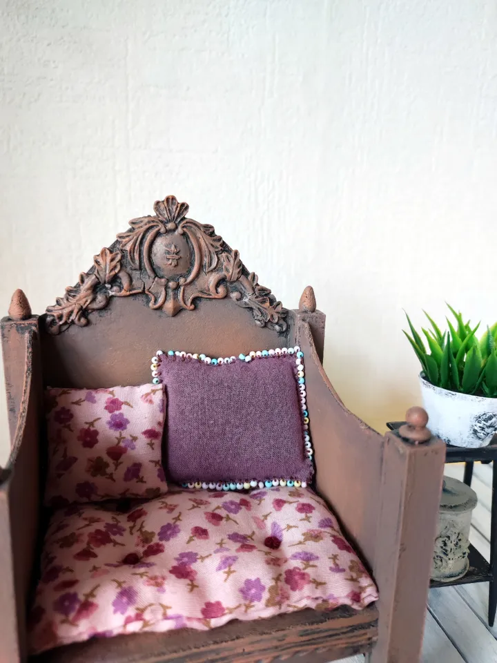 Dollhouse Furniture Set with Shabby Armchair for Dolls scale 1/6