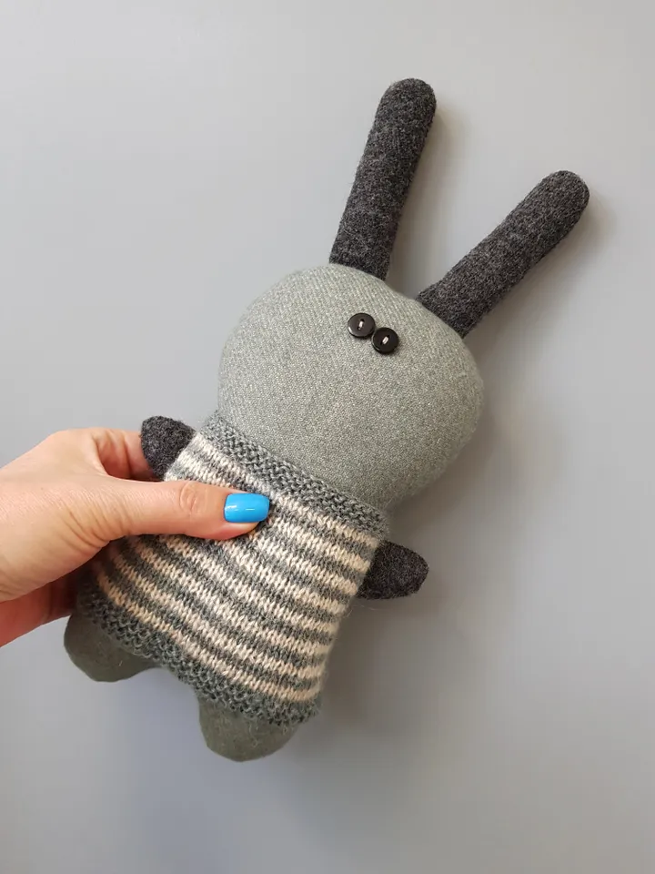 Stuffed rabbit sewing and knitting patterns PDF, 2 tutorials in English