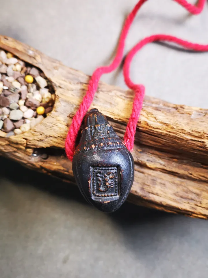 Gandhanra Old Tibetan Niang La Tsa Tsa Statue,Stupa Amulet,Pagoda Pendant,wit Scorpion Stamp,50 Years Old