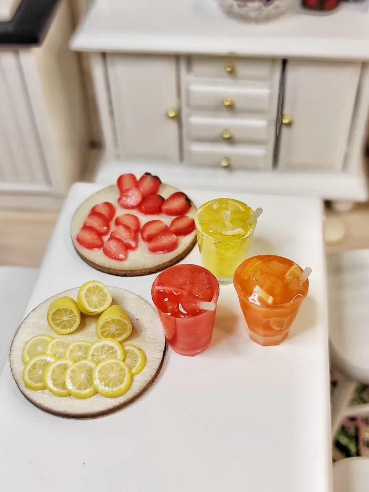 Realistic lemonade for dolls - Drink for dolls - juice for dollhouse - diorama miniature - mini food - food for dolls