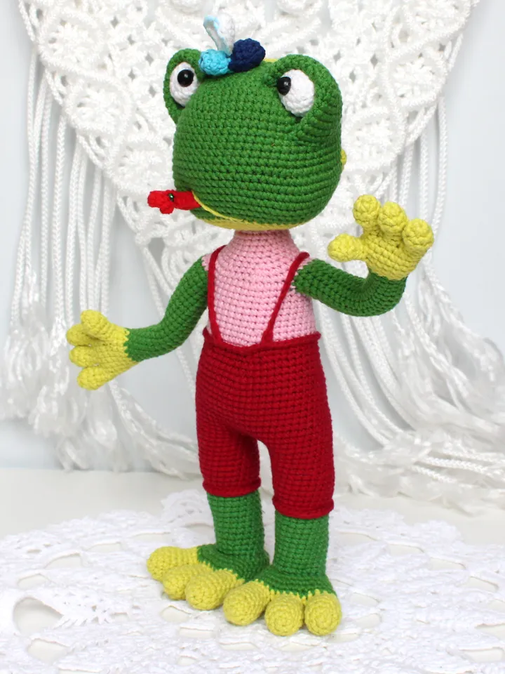 Frog pattern crochet PDF Frog amigurumi toy Cute toy Animal crochet Funny frog