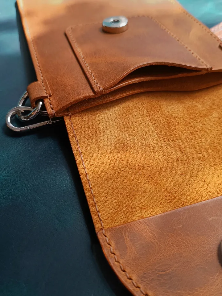 PDF Pattern Phone bag - Pattern of a small women's leather bag in PDF format - Download PDF and video tutorial. Punch pitch 4 mm.