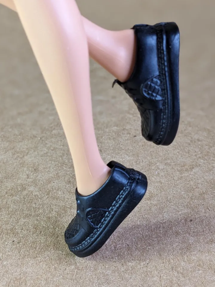 Black flat school shoes for 10.5 inch female dolls (MH, EAH)