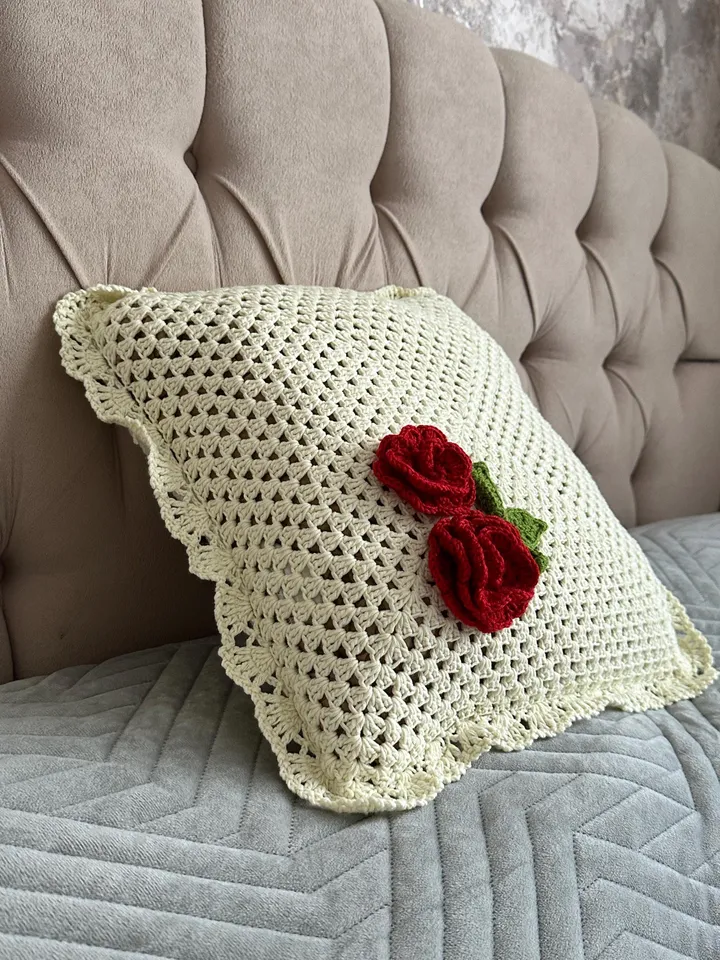 Crochet simple pattern, pillow case with roses, easy handmade, envelope or button opening, Eng, Cute Roses Granny square Cushion Cover