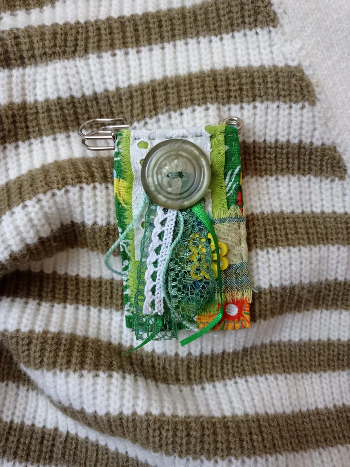 Textile Brooch Kilt Pin