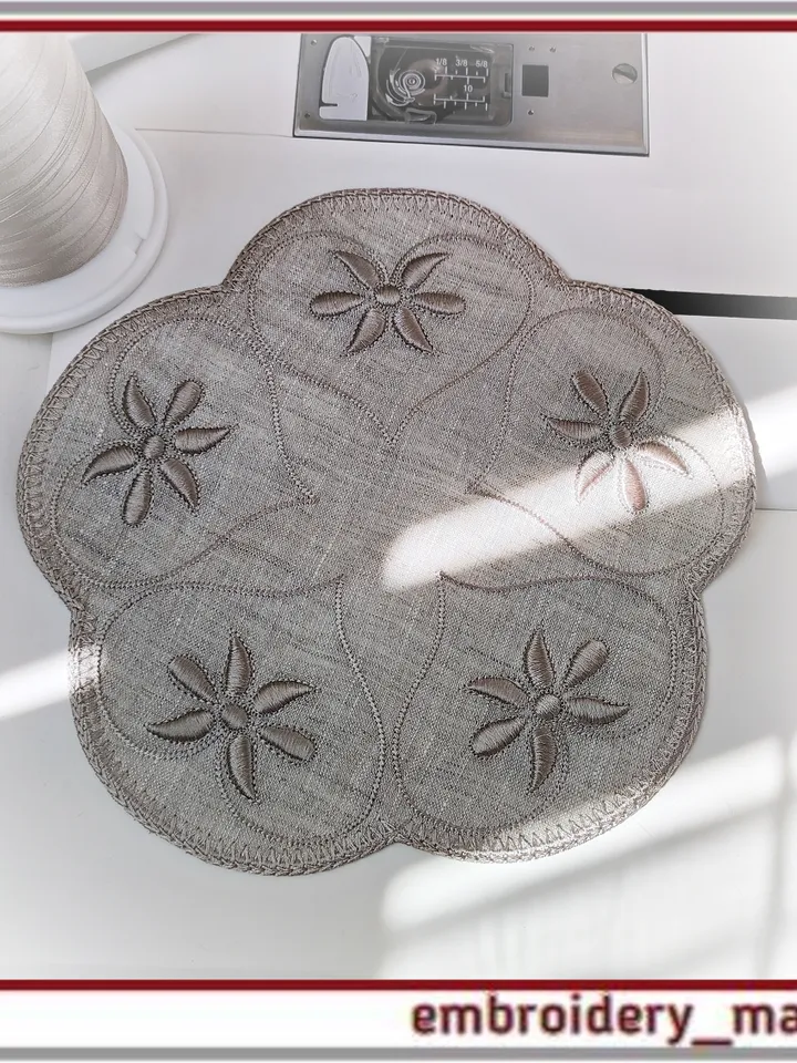 In the hoop embroidery design napkin and wreath 2 designs