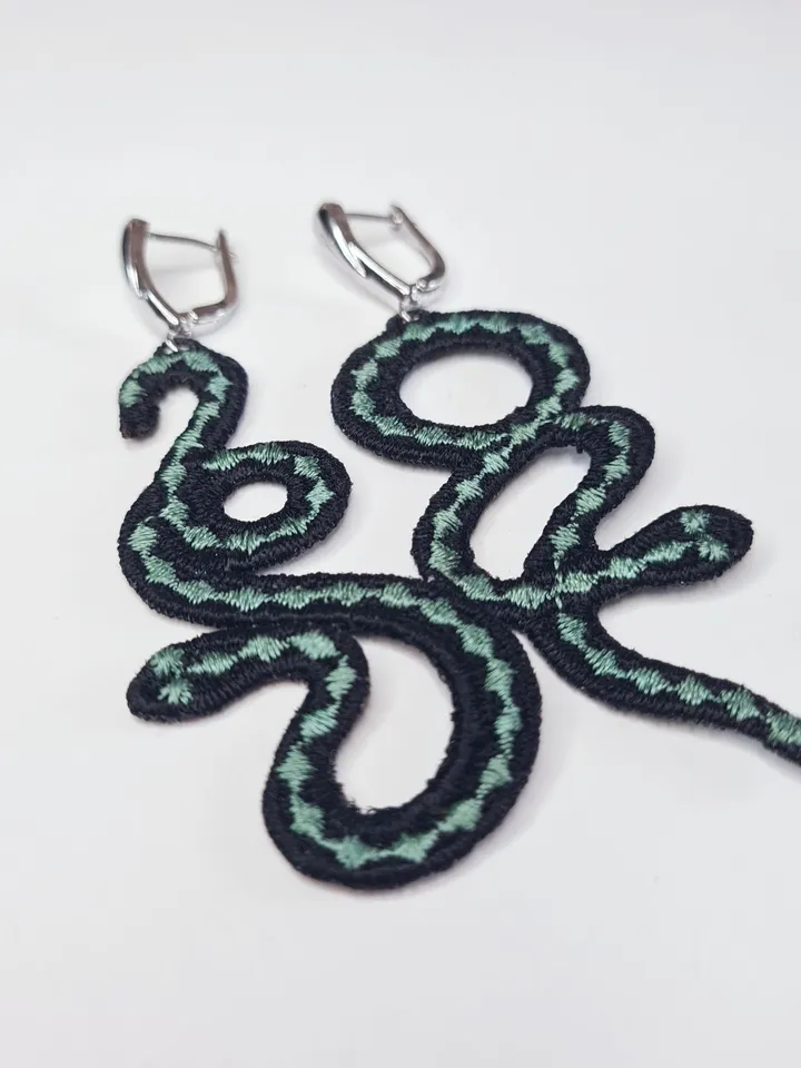 Machine embroidery design of snake earrings FSL