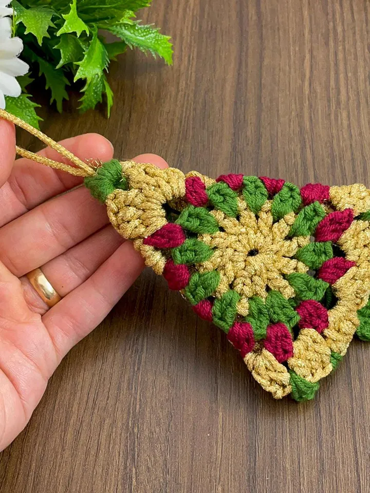 Crochet Granny Square Christmas Tree Ornament Pattern PDF, Vintage-Inspired Crochet Ornament Pattern for Holiday Decor