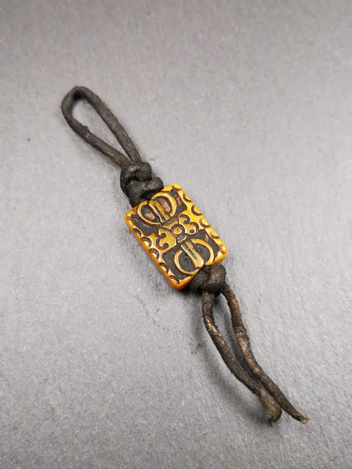 Yak Bone Carved Dorje Vajra Pendant Badge,Gandhanra Tibetan Buddhist Amulet,30 Years Old,0.87"