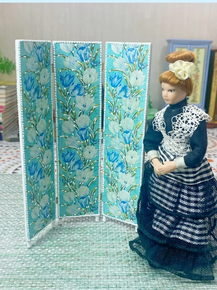 DIGITAL DOWNLOAD FOR PRINT. MANAGEMENT. Video tutorial on creating a screen for a dollhouse. 1:12