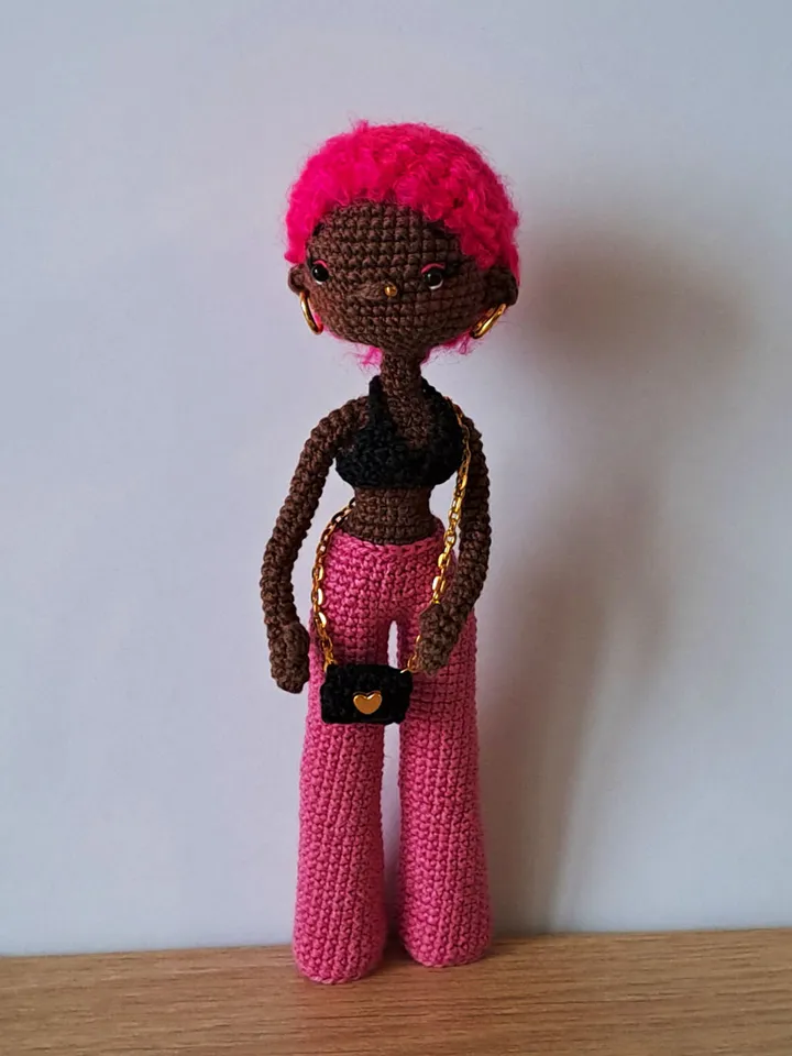 Dark skin crochet doll. African american doll in pink. latina doll. Crochet african doll, miniature doll.