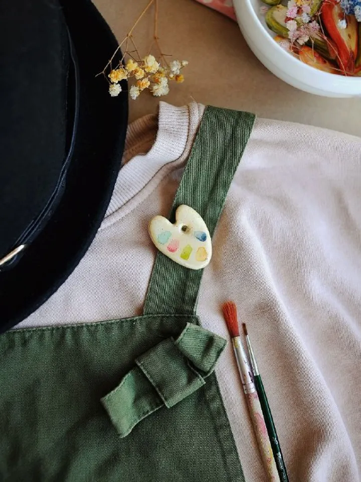Warm brooch made of polymer clay, artistic palette pin, artistic palette brooch