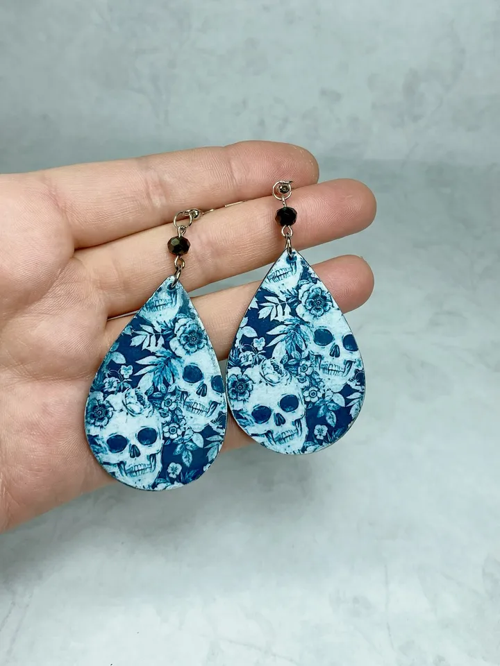 Stylish handmade earrings. Handmade jewelry.