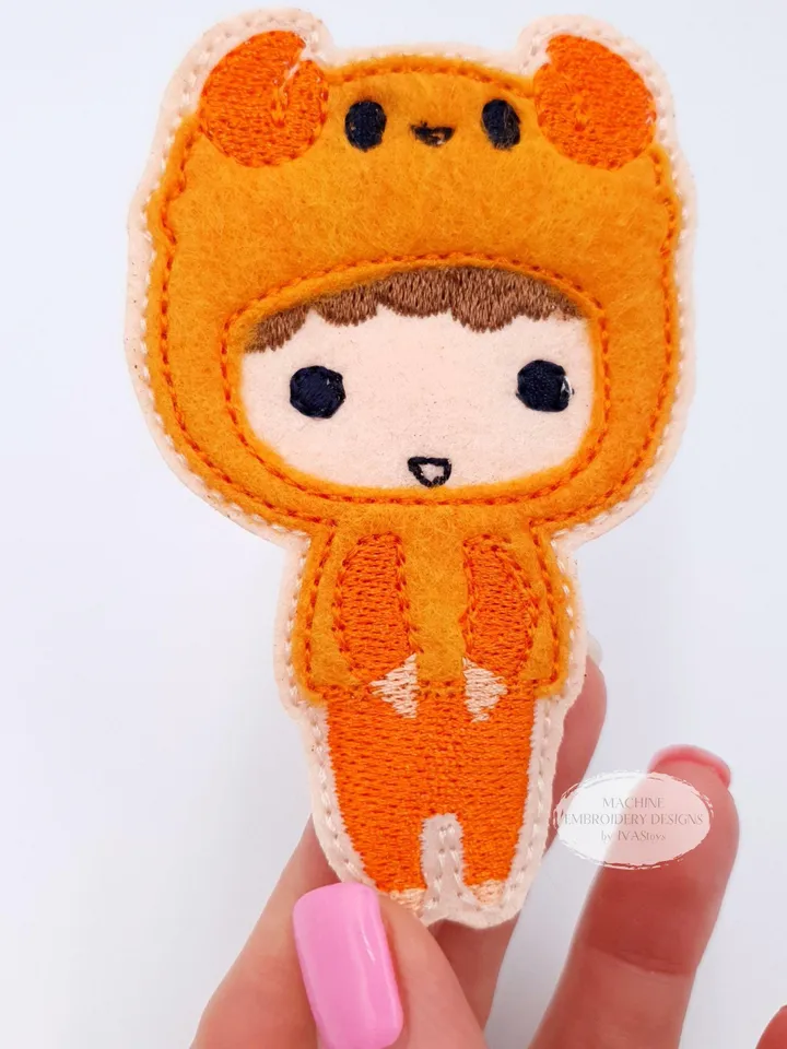 ITH Cancer Zodiac Finger Puppet & Bag Embroidery Design, Crab Star Sign Toy, 4x4 Hoop Christmas Ornament File