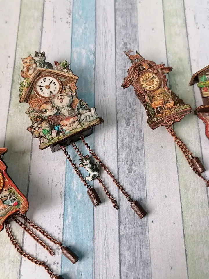Dollhouse clock. Scale 1:12