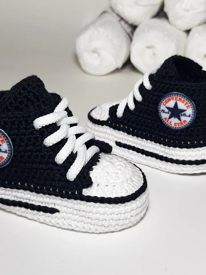 Black baby sneakers crochet, newborn booties, baby gift from dad, postpartum gift, cutie baby shower present
