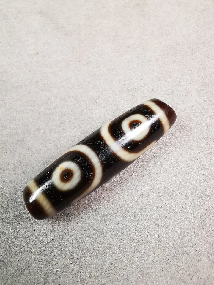 Gandhanra Tibetan 3 Eyed Dzi Bead,Tibetan Chung,Wealth Amulet,Small Size 40*11 mm
