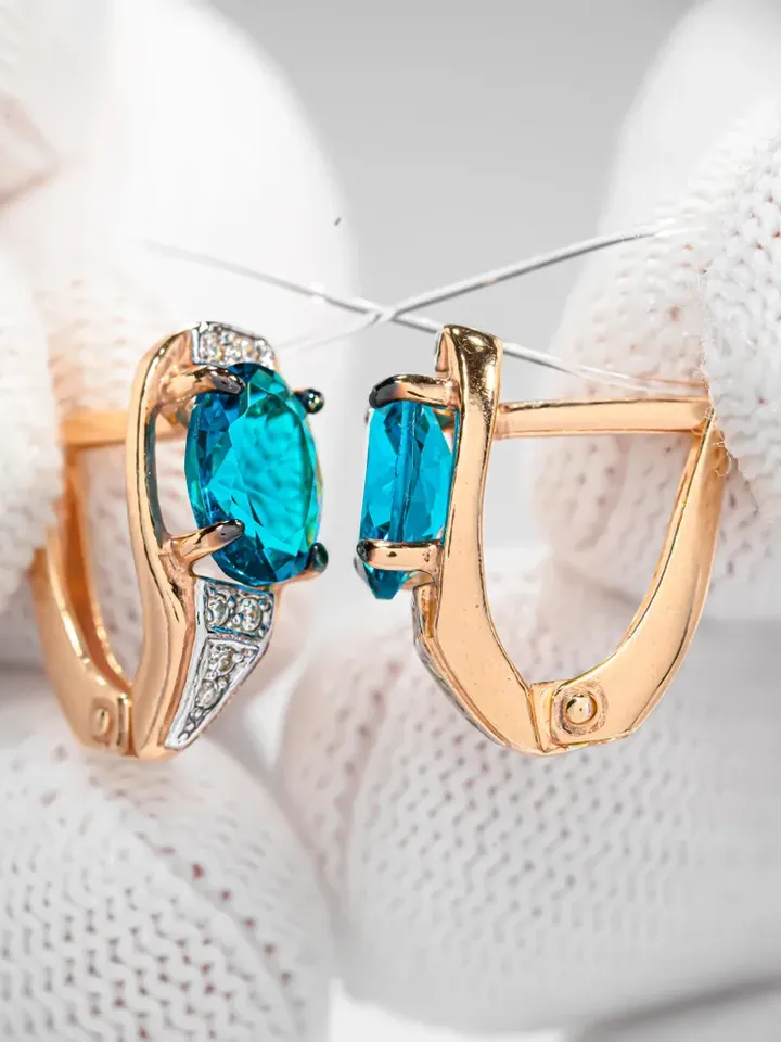 Earrings jewelry Silver gold plated 925 assay value with topaz