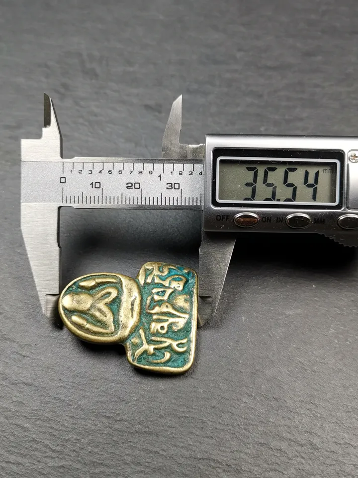 Gandhanra Antique Tibetan Buddhist Amulet,Chenrezig Pendant Badge with Mantra Om Mani Padme Hum,30 Years Old
