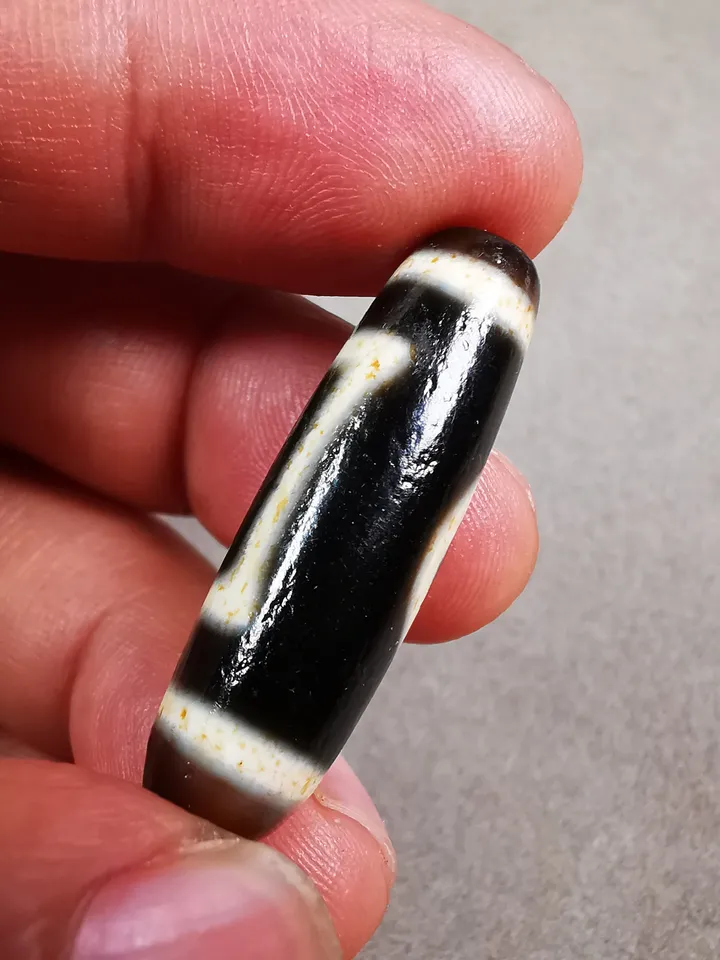 Gandhanra Tibetan Heaven & Earth Dzi Bead,Tibetan Chung,Protective Amulet,Small Size 35*10 mm