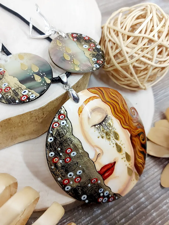 Рendant and earringsof "Larme d'Or" (Golden tears). Freya's tears.Hand-painted on mother-of-pearl.Hand painted miniature painting. Klimt.