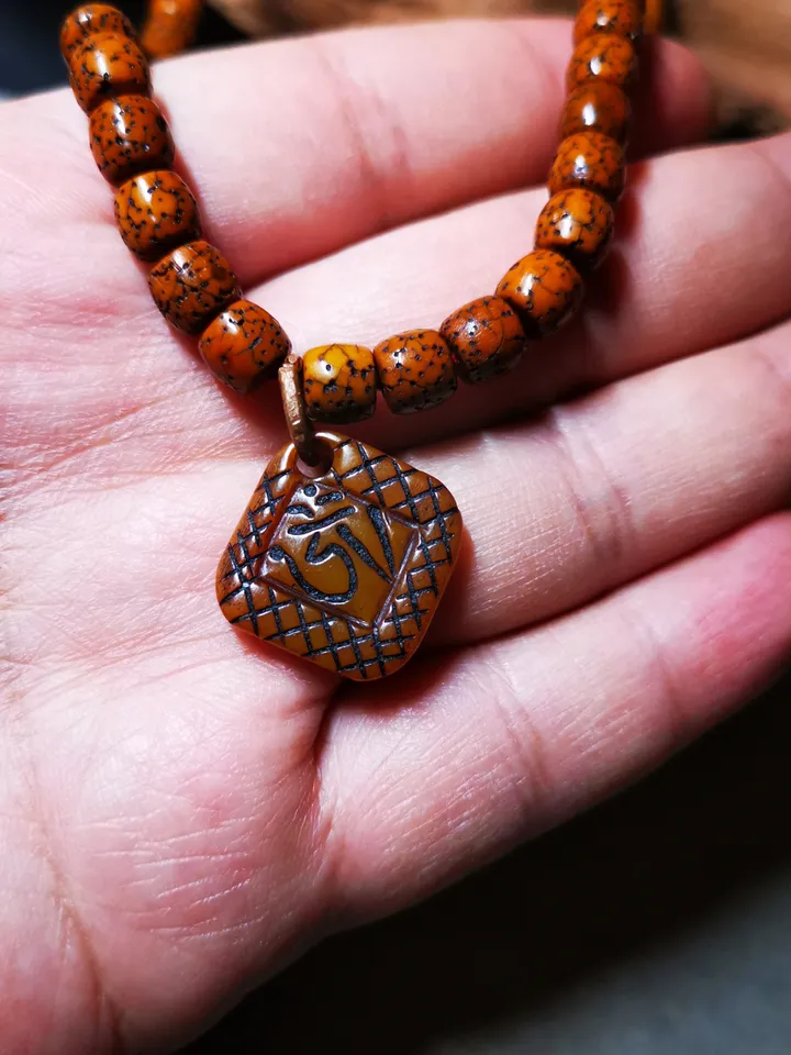 Yak Bone Carved Tibetan Alphabet OM,Mala Pendant,Bead Counter Clip,Prayer Bead Accessories,Gandhanra Tibetan Amulet