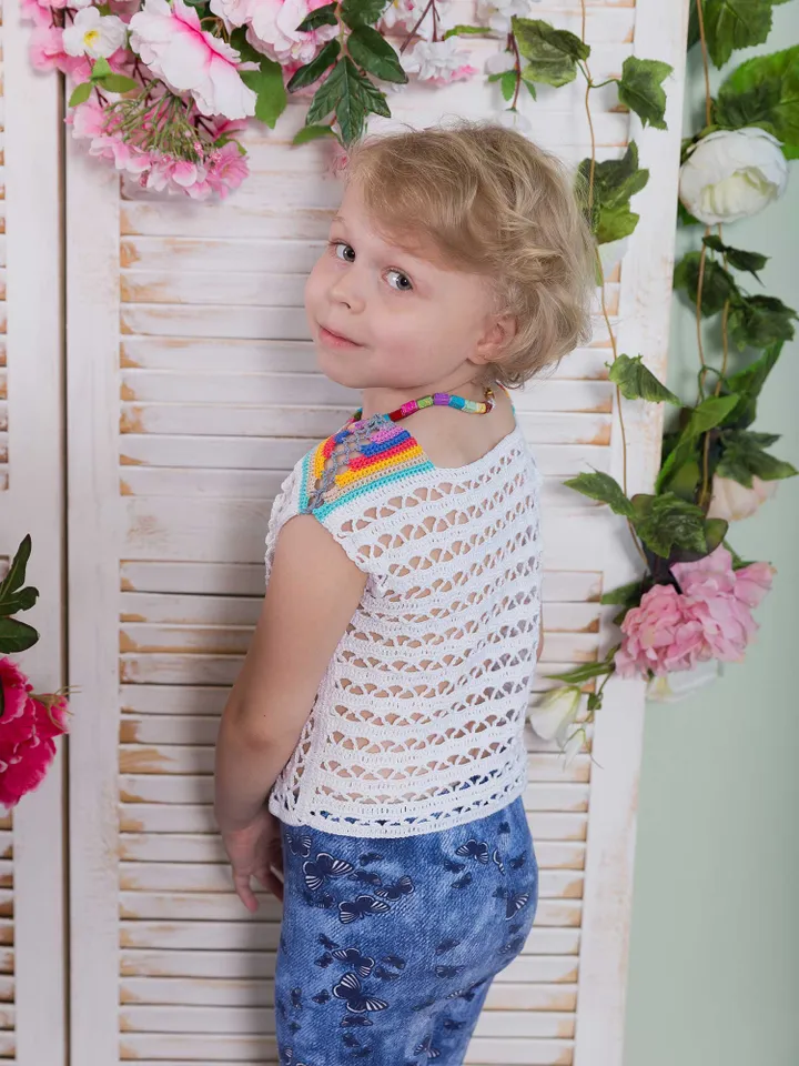 Girl’s Intarsia Crochet Top Pattern – Top The Doll