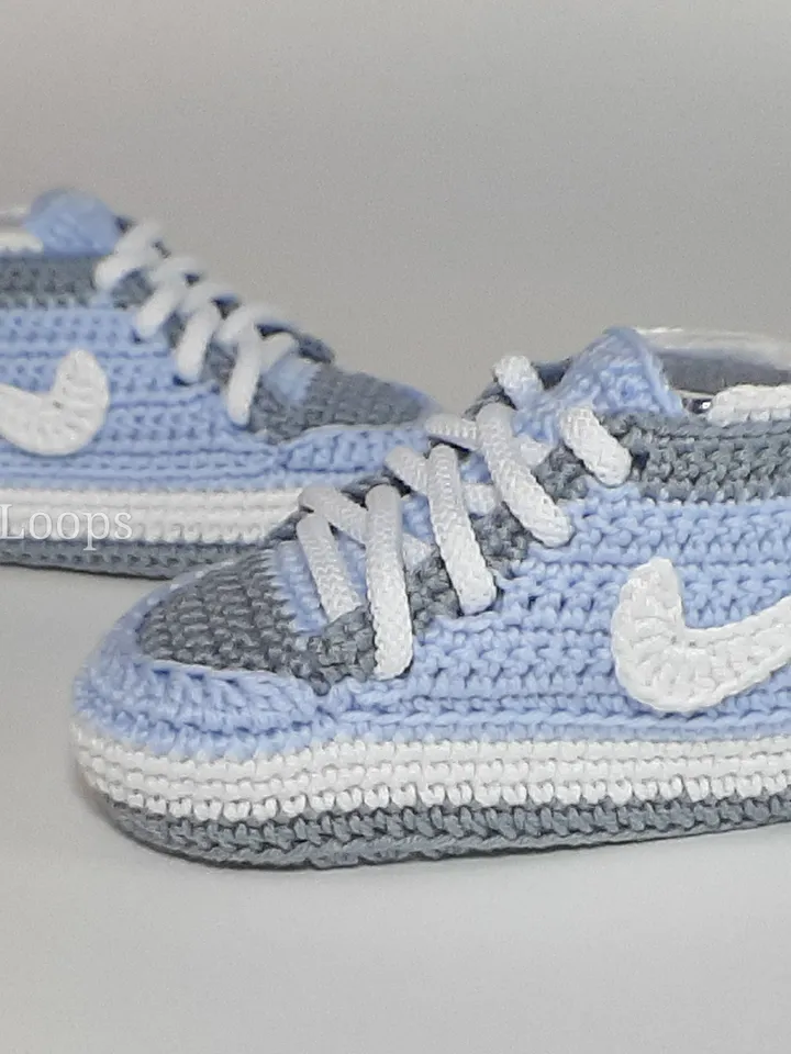 Crochet baby booties grey/blue, fashionable baby shoes, gift for baby boy or girl,