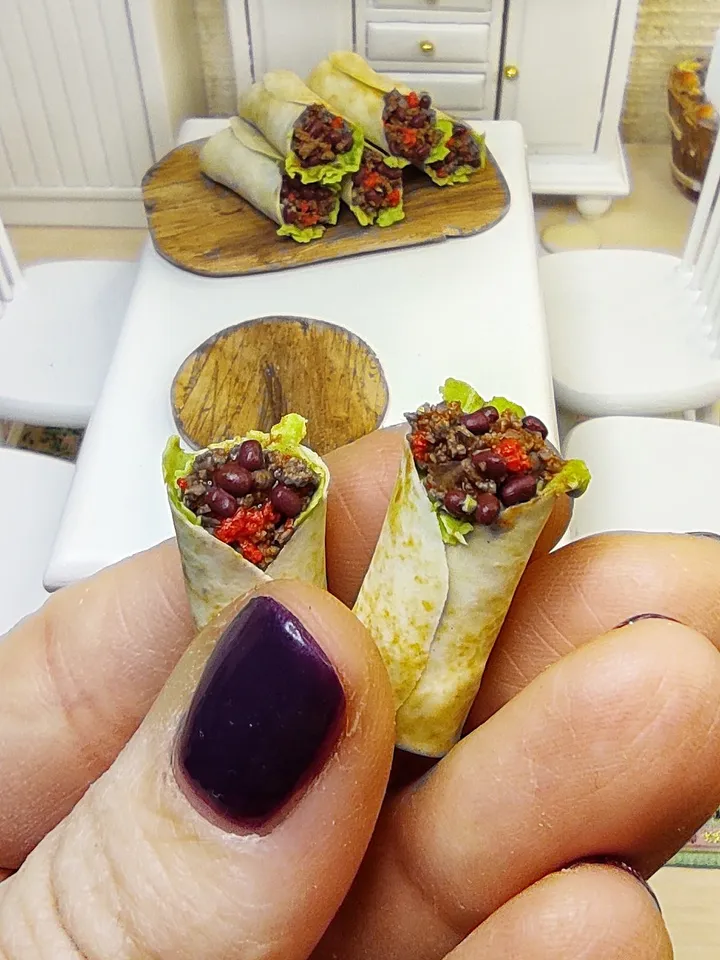 Burrito for dollhous - Polymer clay Fast Food for dolls - miniature food - mini food - food for dolls - fast food
