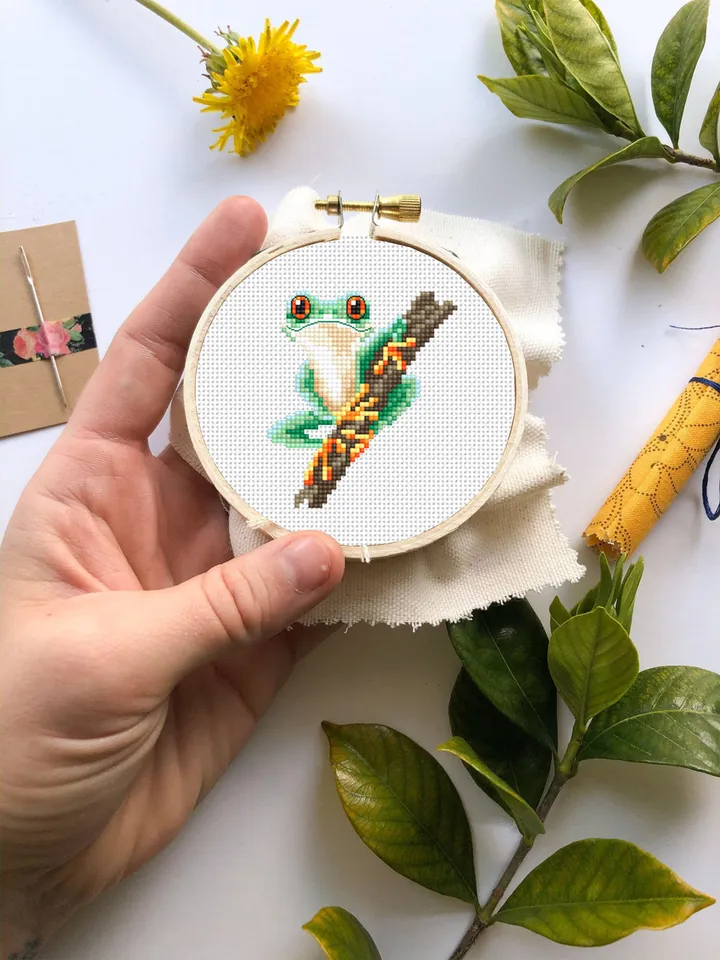 Small tree frog cross stitch pattern PDF Set of 3 frog patterns instant download, Mini cross stitch chart Red eyed tree frog embroidery #K19