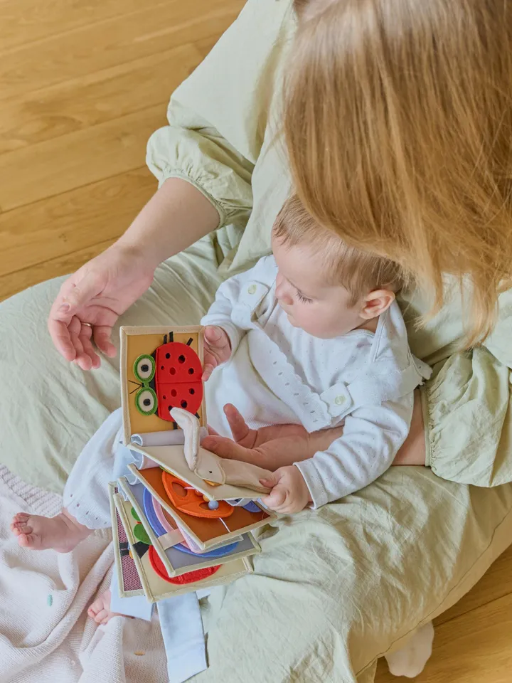 Travel Busy Book for 1 Year Old Baby | Montessori Quiet Book for Toddlers |Sensory Toys for Babies | baptism Baby Gift | Kinderkrama