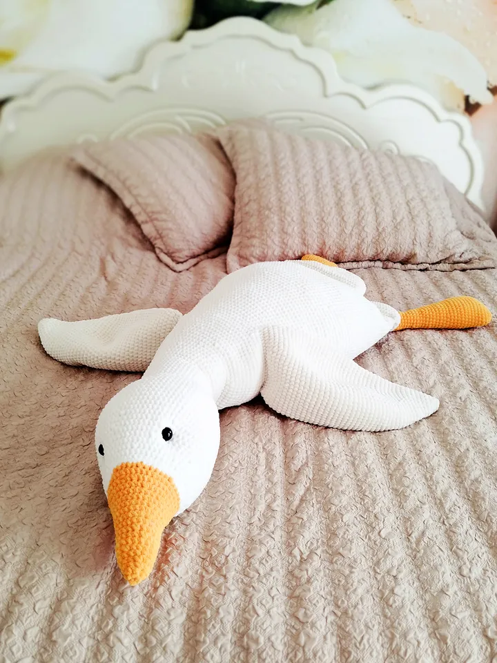 Crochet pattern big Goose 47 inch / Amigurumi Big Goose for Hugs / Pattern in English / Scandi-Style Nursery Décor