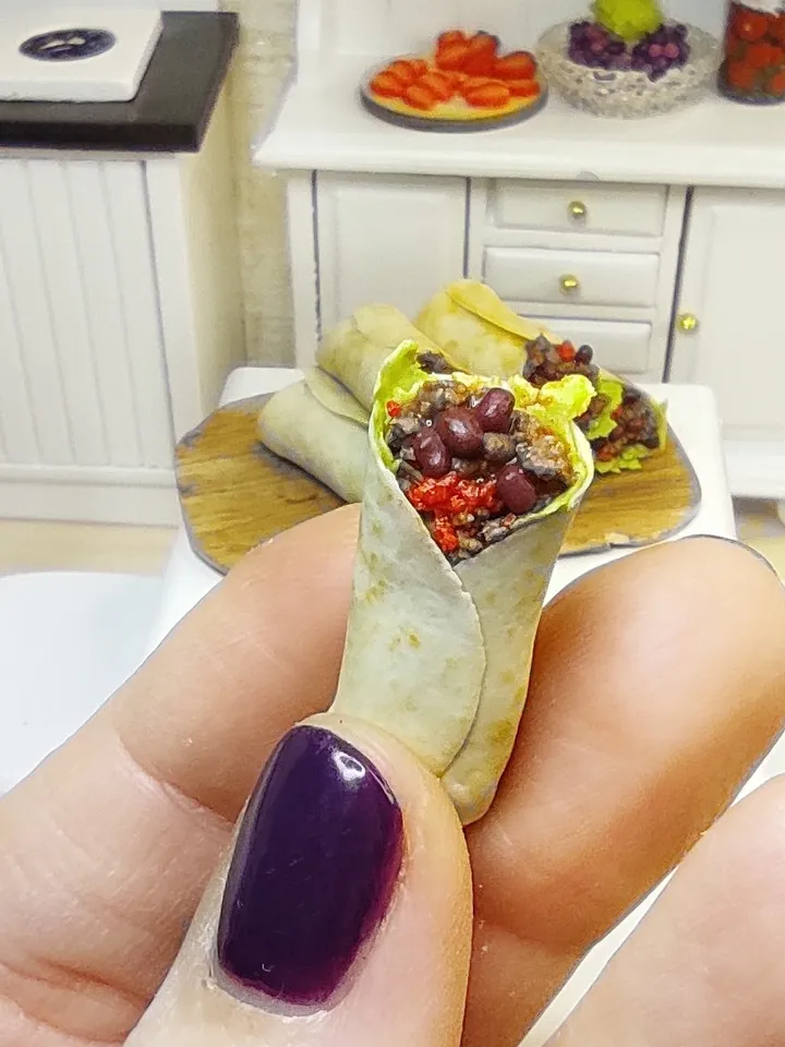 Burrito for dollhous - Polymer clay Fast Food for dolls - miniature food - mini food - food for dolls - fast food