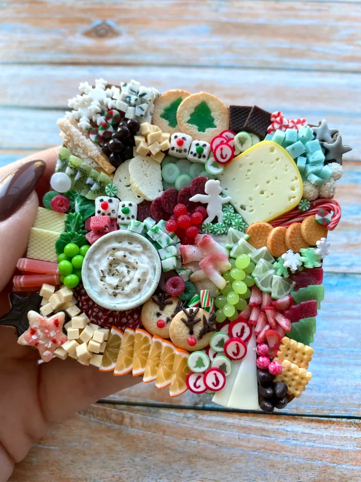 Magnet Miniature Christmas Charcuterie Board with Polymer clay Souvenir