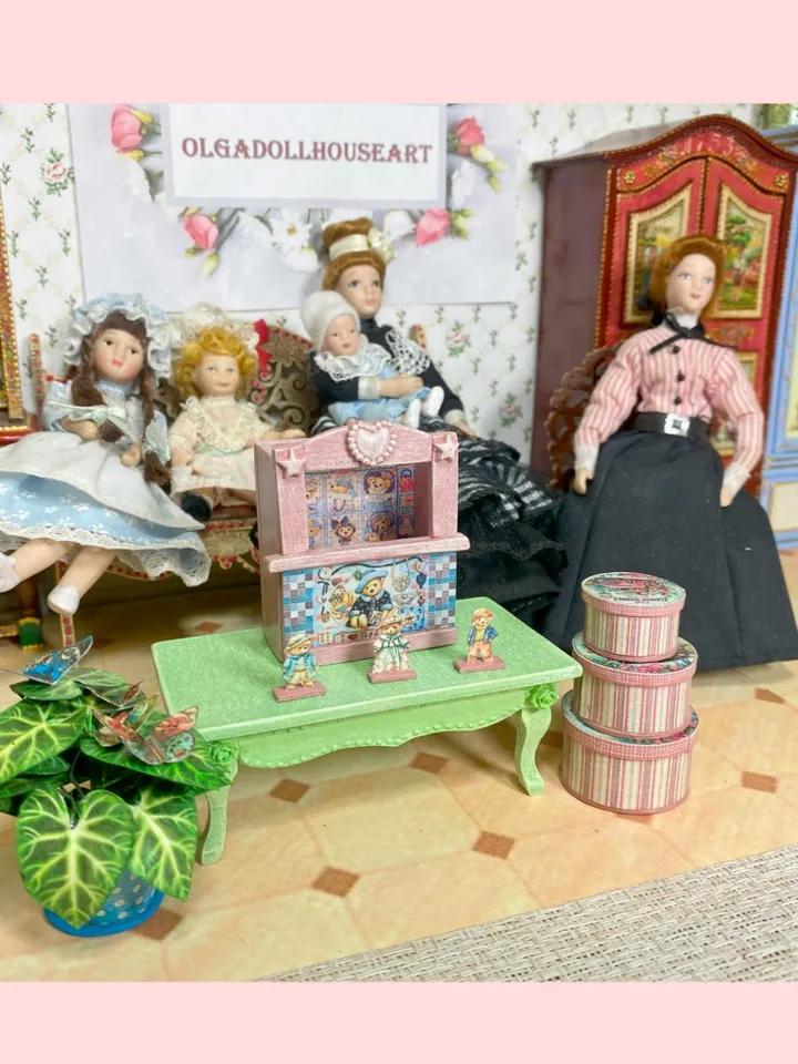 Miniature puppet theater with bears. 1:12. handmade.