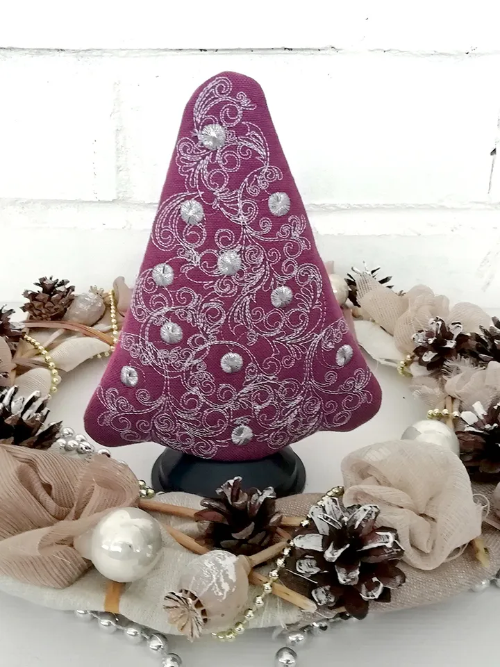 Machine embroidery design “textile christmas tree”.