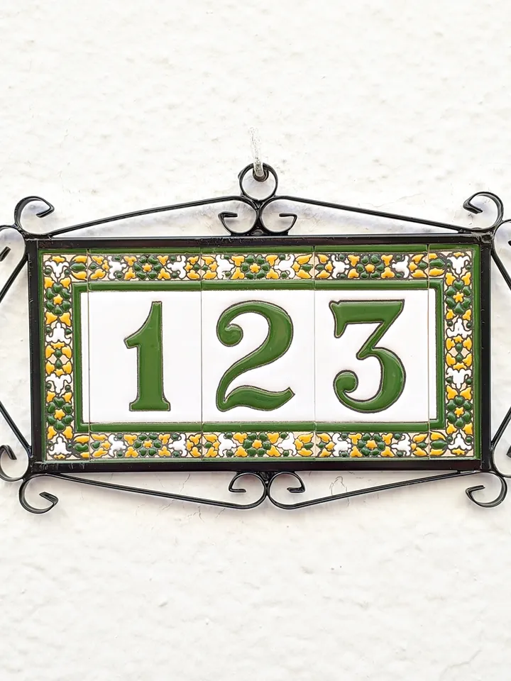 Ceramic letters and numbers 11cm (4.3") for the wall - Hand-glazed in Spain - "VERDE-FLORES" models - Ceramic letters number -