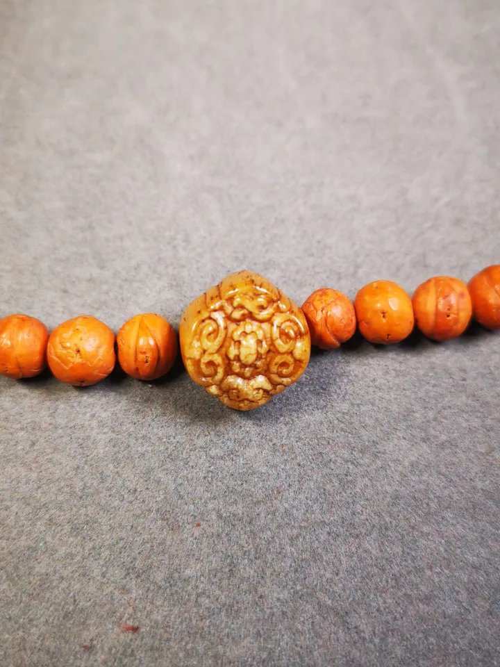 Gandhanra Tibetan Bone Carved Mala Pendant, Lucky Knot Amulet for Prayer Bead,Amulet