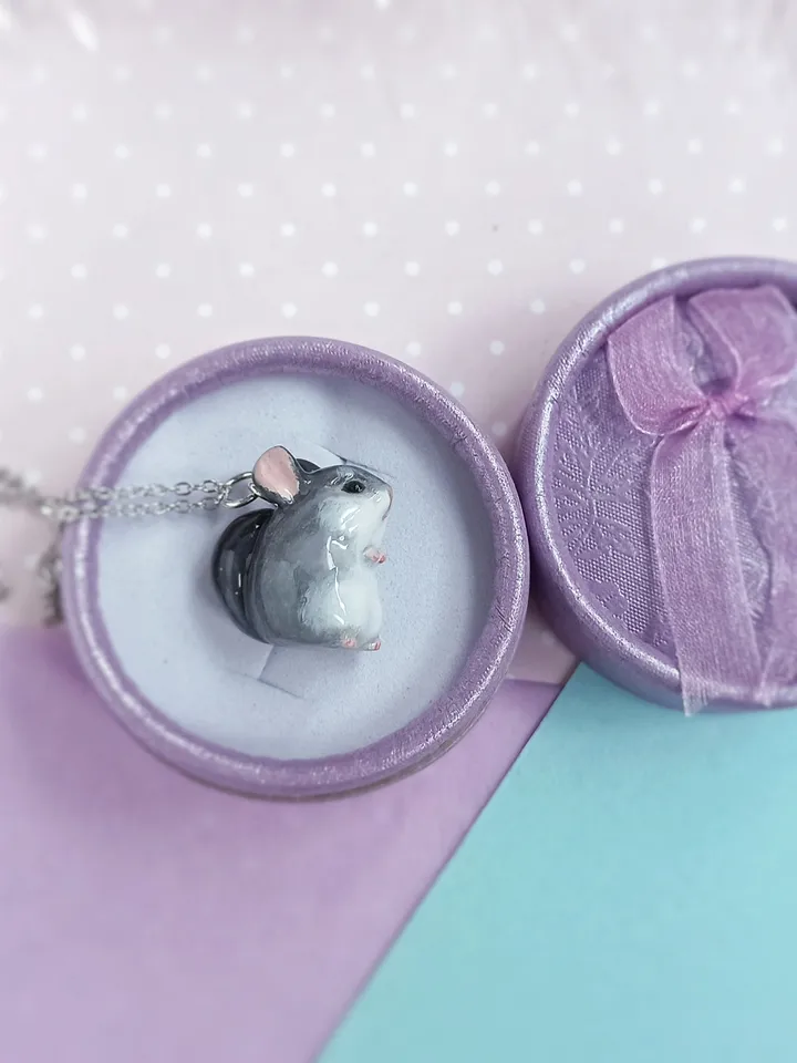 A chinchilla figurine necklace (US discount)