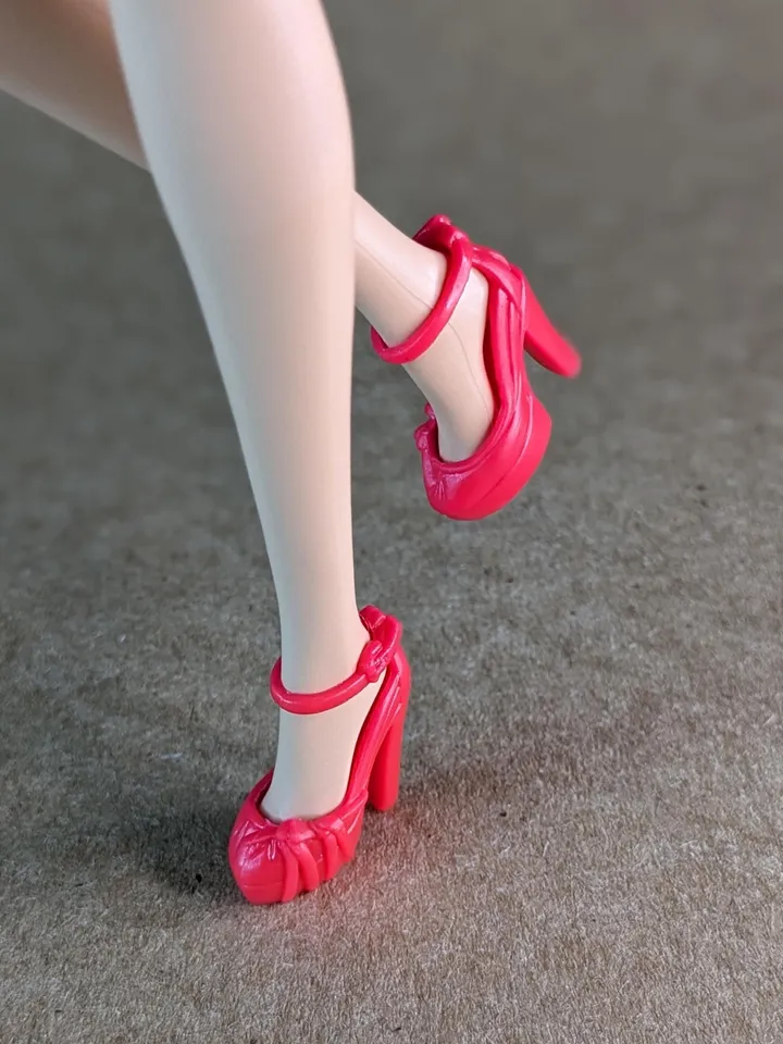 Red high heel buckle shoes for 1/6 scale female dolls