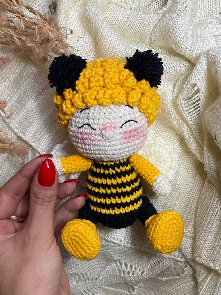 PDF Crochet Pattern Cute Baby Bee, Amigurumi bee pattern, Bee doll, Bee crochet doll pattern, amigurumi animal, Cute bee pattern