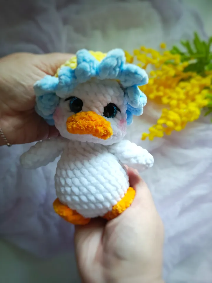 Pattern: Goose Stuffie Pattern, crochet goose, crochet pattern animal, crochet hat