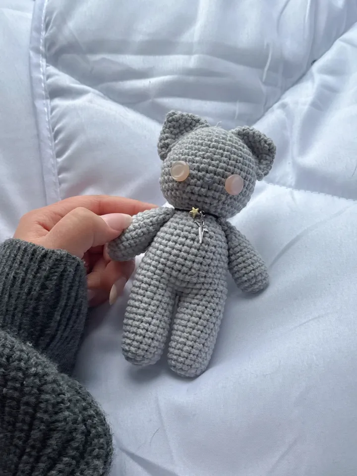 Doll cat crochet pattern, PDF file pattern, US terms, amigurumi keychain crochet pattern