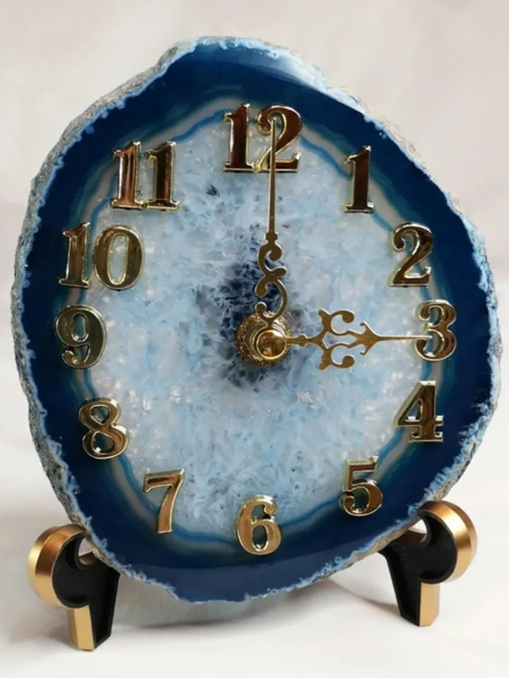 Natural quartz watch