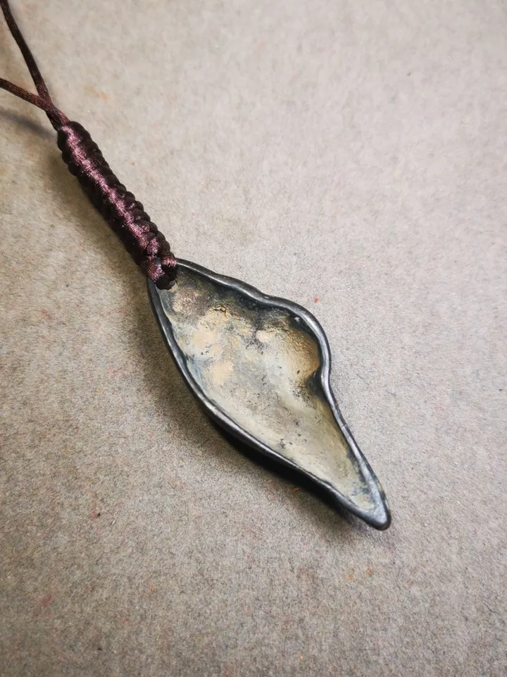 Gandhanra Antique Shankha(Divine Conch) Badge,Tibetan Buddhist Protective Amulet Pendant,Made of Thokcha,60 Years Old